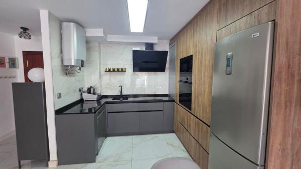 Продажа квартиры на Piso en Calle de D. Carmelo Dávila, 1, Centro, San Juan de Alicante, Сан-Хуан-де-Аликанте
photo 1
