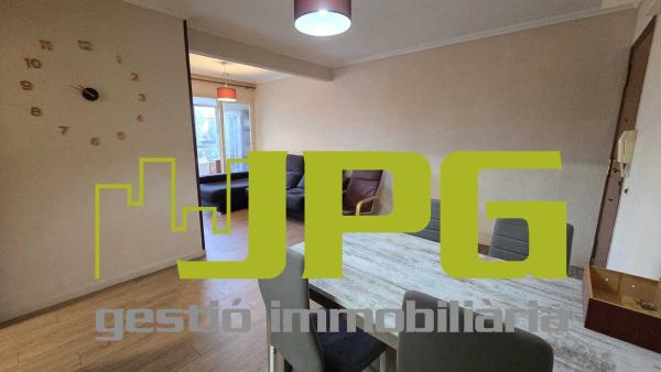 Продажа квартиры на Piso en Cat Sala Perez, Nou Nazaret - Frank Espinós, San Juan de Alicante, Сан-Хуан-де-Аликанте
thumbnail 2