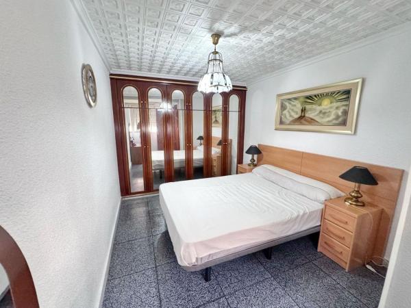 Sale of flat in Piso en Plaza de Toros - Avenida Chapí - Trinquete, Elda, Elda
 photo 2