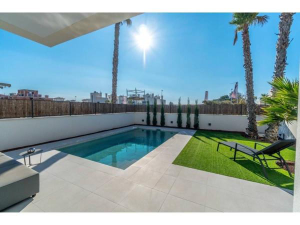 Casa o chalet independiente en La Marina, Elche / Elx thumbnail 3