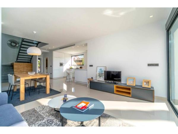 Casa o chalet independiente en La Marina, Elche / Elx thumbnail 2