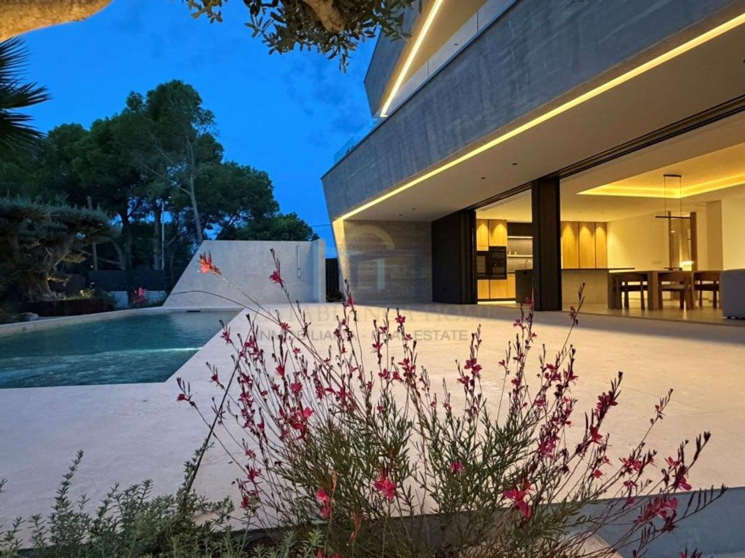 Properties for sale and rent in Spain photo 4