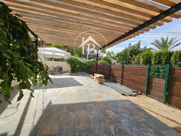 Independent chalet for sale in Casa o chalet en Pueblo Español - Coveta Fumá, El Campello, El Campello
 photo 2