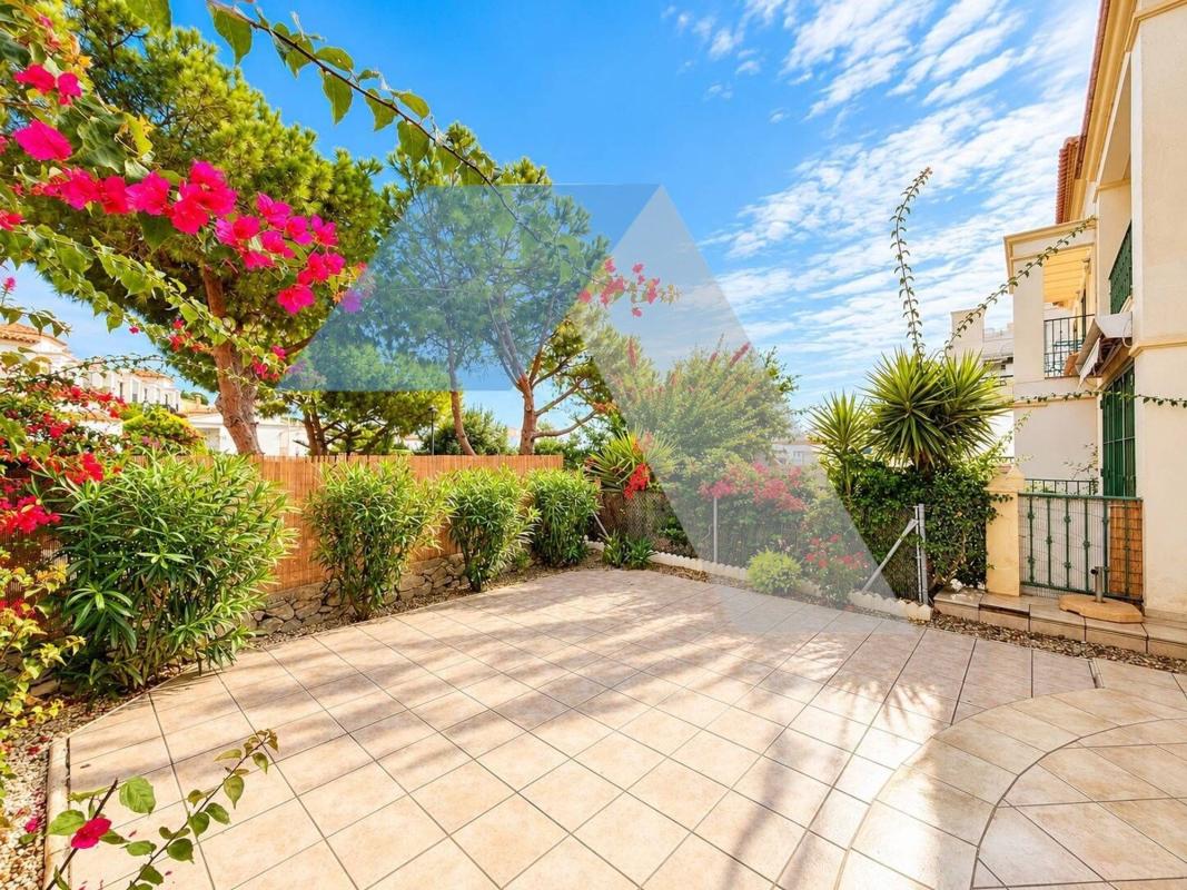 Properties for sale and rent in Spain photo 3