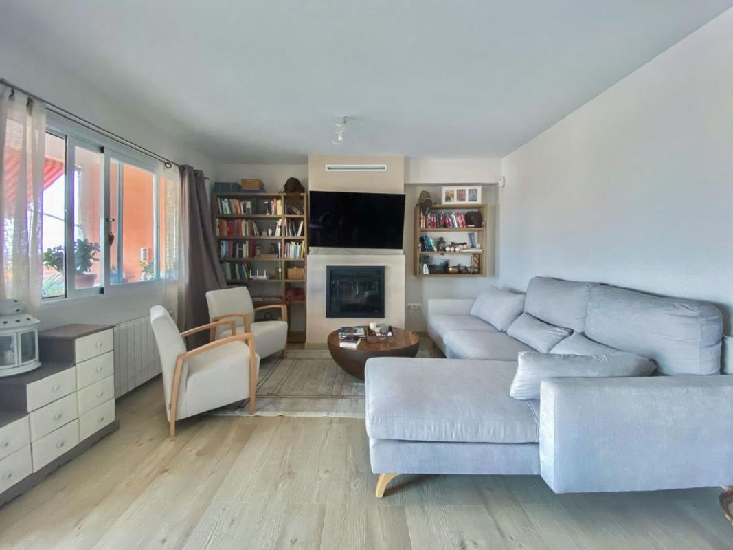Properties for sale and rent in Spain photo 4