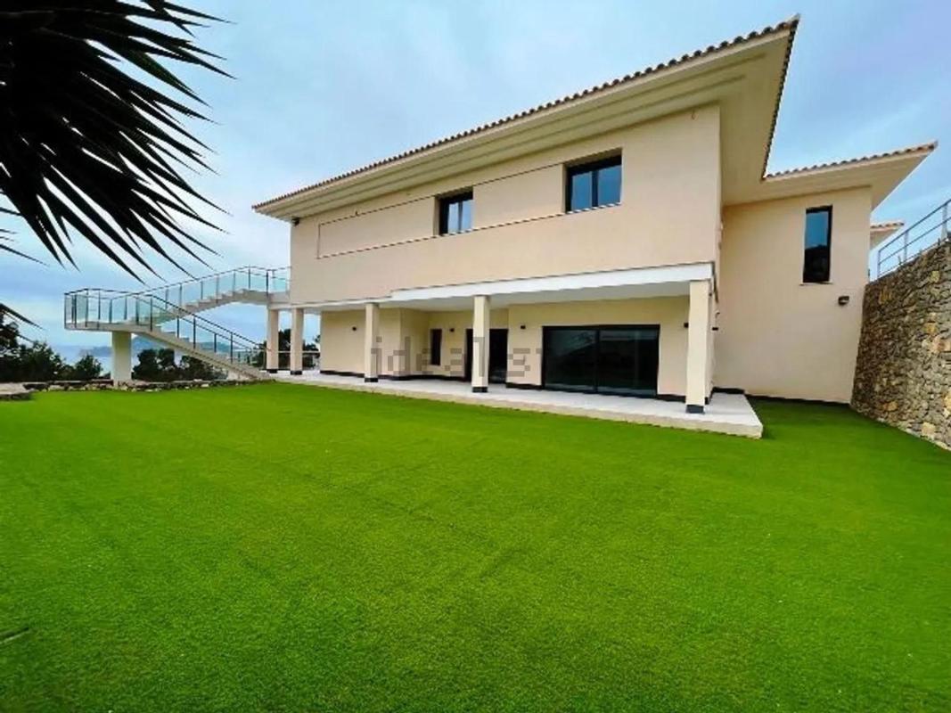 Properties for sale and rent in Spain photo 2