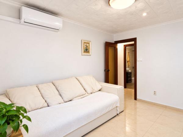Sale of flat in Piso en Calle Doña Dolsa, Plà del Bon Repòs-La Goteta, Alicante / Alacant, Alicante
thumbnail 2