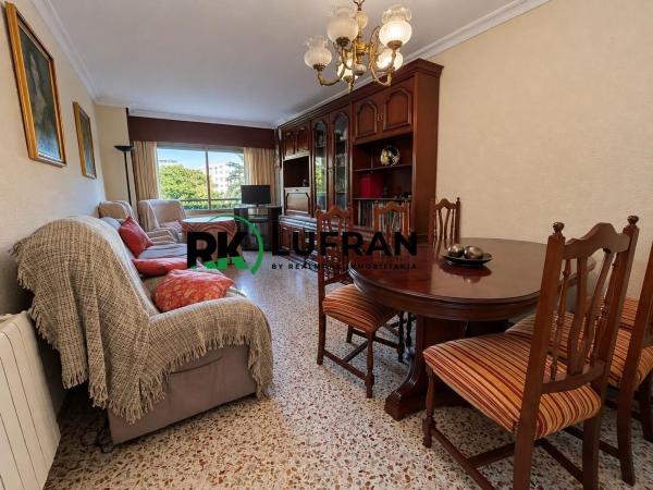 Sale of flat in Piso en Carolinas Altas, Alicante / Alacant, Alicante
 photo 2