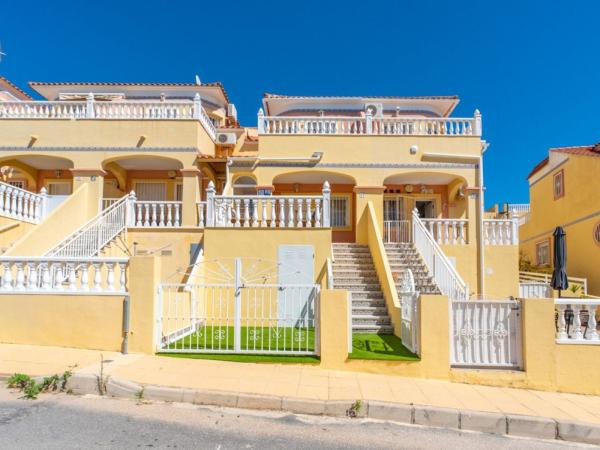 Частный шале на продаже в  Casa o chalet en Calle Peña Vieja, Las Filipinas, Orihuela, Ориуэла photo 1