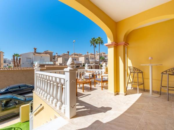 Частный шале на продаже в  Casa o chalet en Calle Peña Vieja, Las Filipinas, Orihuela, Ориуэла photo 2
