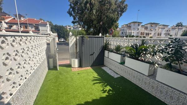 Chalet adosado en Torreblanca, Torrevieja photo 1