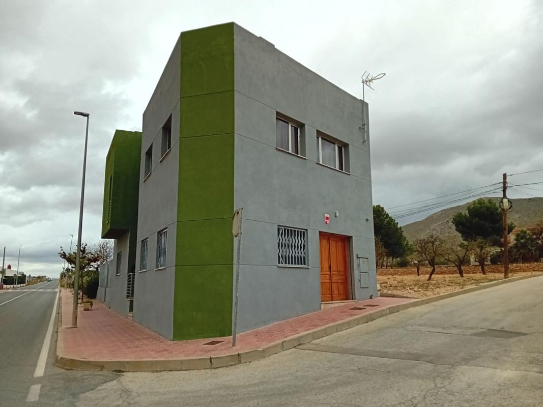 Propiedades en venta y alquiler en España photo 2