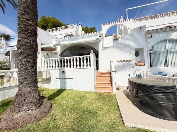 Chalet independiente en venta en Casa o chalet en Villamartín, Orihuela, Orihuela
 photo 1