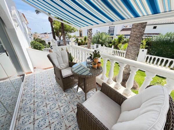 Chalet independiente en venta en Casa o chalet en Villamartín, Orihuela, Orihuela
 photo 2