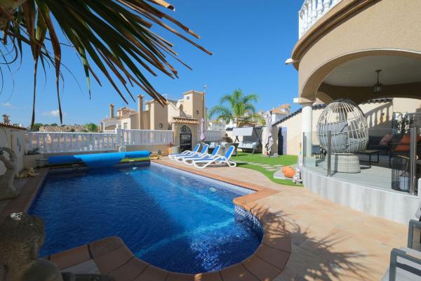 Chalet independiente en venta en Casa o chalet en Las Filipinas, Orihuela, Orihuela
 photo 2