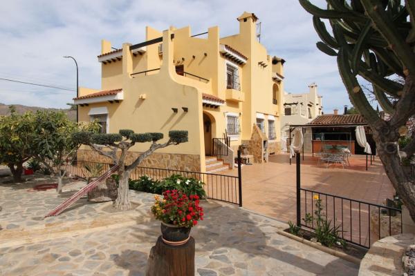 Casa o chalet independiente en Calle d'Oriola, Pueblo Acantilado - Lanuza, El Campello photo 1