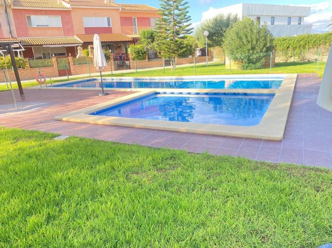 Propiedades en venta y alquiler en España photo 1