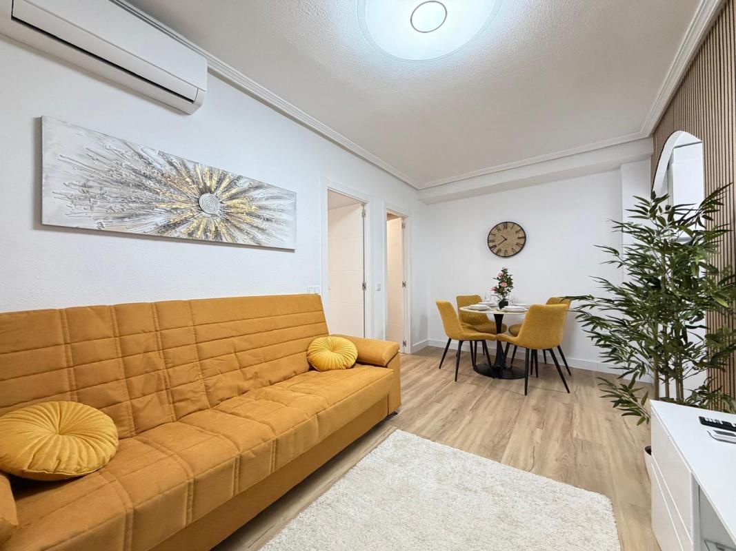 Venta de piso en Piso en Calle Oslo, Playa de los Locos, Torrevieja, Torrevieja
 photo 4