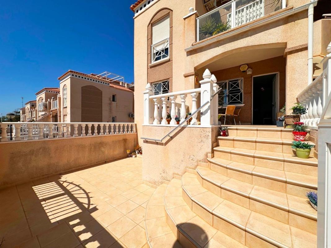 Venta de chalet independiente en Casa o chalet en Nueva Torrevieja, Torrevieja, Torrevieja
 photo 2