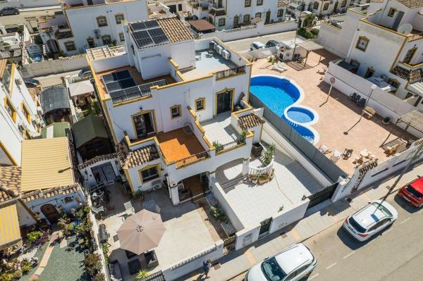 Chalet independiente en venta en Casa o chalet en Desamparados-Hurchillo-Torremendo, Orihuela, Orihuela
thumbnail 3
