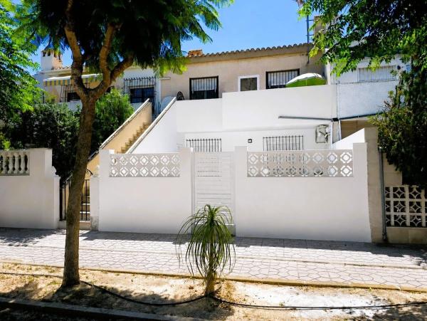 Chalet independiente en venta en Casa o chalet en Calle Isla Tagomago, La Regia, Orihuela, Orihuela
thumbnail 2