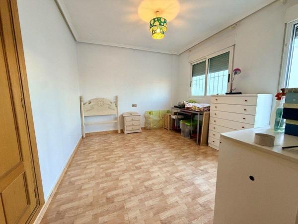 Chalet independiente en venta en Casa o chalet en Formentera del Segura, Formentera del Segura
thumbnail 2
