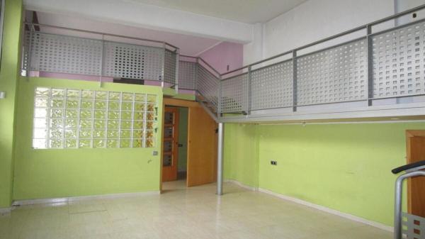 Venta de piso en Piso en Calle de Dant, 9, Mercat, Rubí, Rubí
thumbnail 3