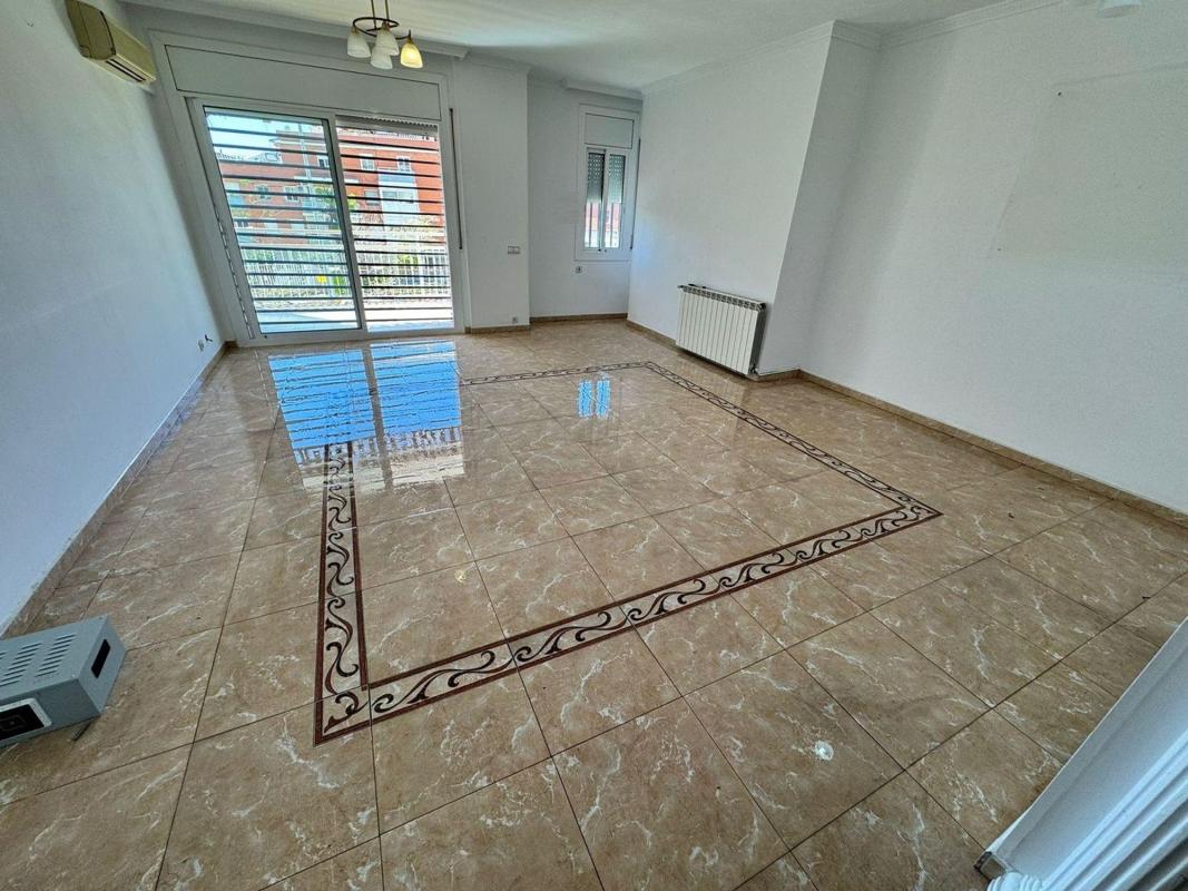 Venta de piso en Piso en Avenida de l'Eramprunyà s/n, Bobiles - Diagonal - Les Colomeres, Gavà, Gavà
photo 5
