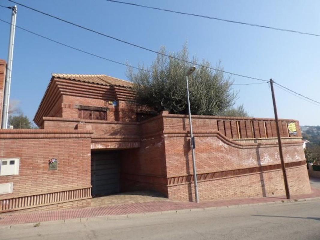 Sprzedaż niezależnego domku jednorodzinnego w Casa o chalet en Calle Enric Borràs, 1, Caldes de Montbui, Caldes de Montbui photo 1