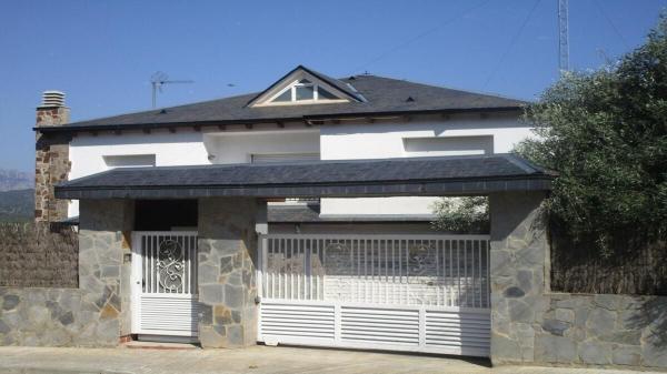 Chalet independiente en venta en Casa o chalet en Calle Pins, 8, Viladecavalls, Viladecavalls
 photo 1