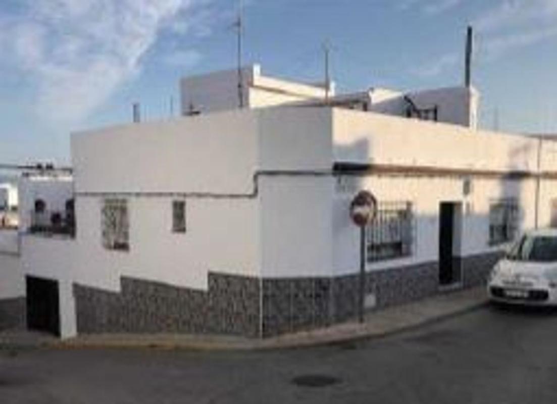Venta de chalet independiente en Casa o chalet en Calle Almendro s/n, Benalup, Benalup
photo 1