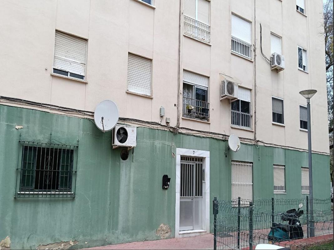 Продажа квартиры на Piso en Plaza Zahara, 7, Chapín - Campus Universitario - Navinco, Jerez de la Frontera, Херес-де-ла-Фронтера
photo 1