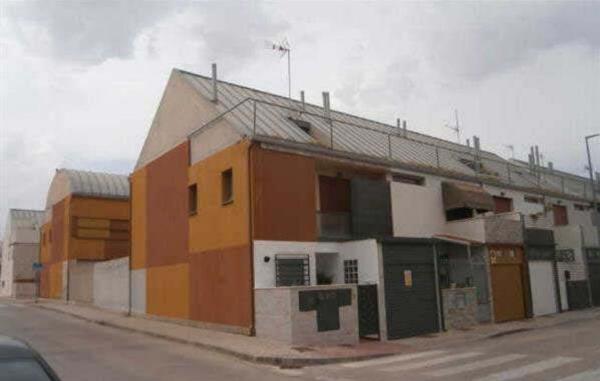 Chalet independiente en venta en Casa o chalet en Calle Caballero del Verde Gaban s/n, Alcazar de San Juan, Alcazar de San Juan
 photo