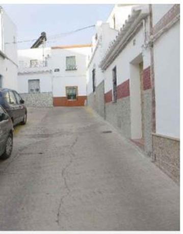 Chalet adosado en Calle Cronista Pérez del Pulgar s/n, Montilla photo
