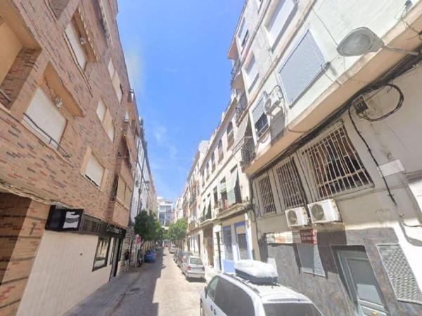 Продажа квартиры на Piso en Calle Magistral Seco de Herrera, 2, Ciudad Jardín, Córdoba, Кórdoba
thumbnail 3