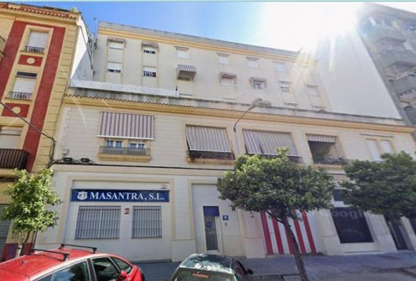 Продажа квартиры на Piso en Calle Siete de Mayo, Ciudad Jardín, Córdoba, Кórdoba
photo 1