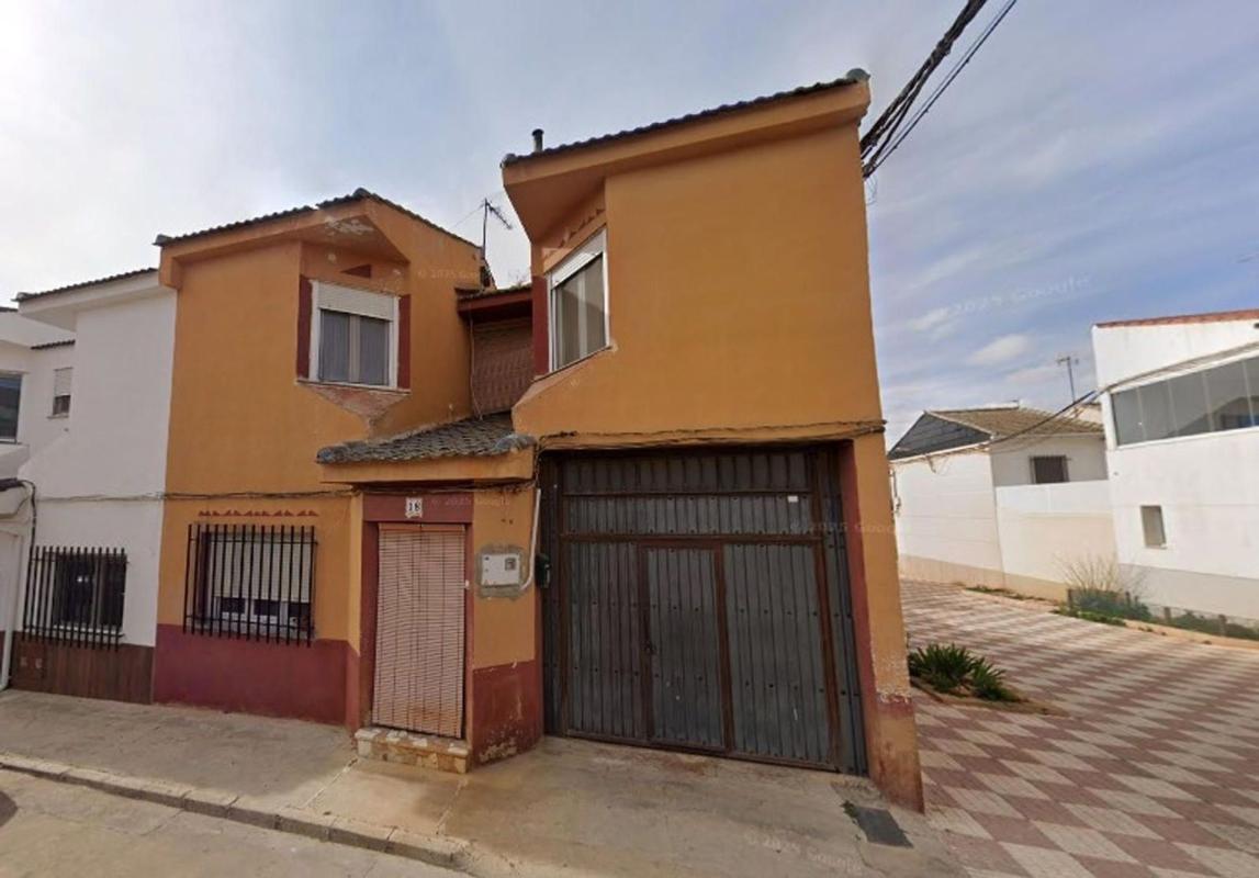 Propiedades en venta y alquiler en España photo 1