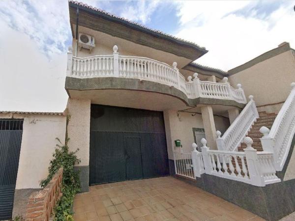 Chalet independiente en venta en Casa o chalet en Calle Dauro, 6, Darro, Darro
 photo 1