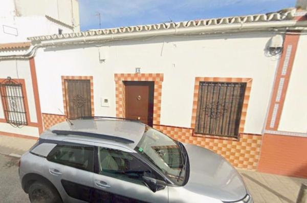 Chalet wolnostojący na sprzedaż w  Casa o chalet en Calle Mantua, La Palma del Condado, La Palma del Condado photo 1