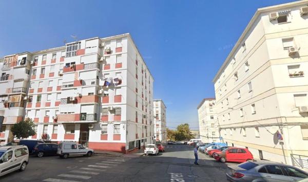 Продажа квартиры на Piso en Calle Tres Carabelas, El Carmen - Cardeñas, Huelva, Эльва
 photo 1