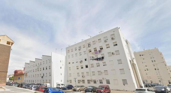 Продажа квартиры на Piso en Plaza los Galeotes, Nuevo Parque - Los Rosales - Tráfico Pesado, Huelva, Эльва
 photo 1