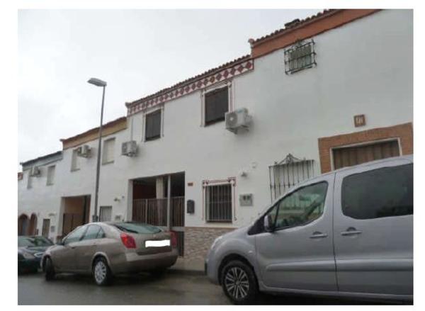 Chalet adosado en Calle Domingo Velardo León s/n, Villalba del Alcor photo