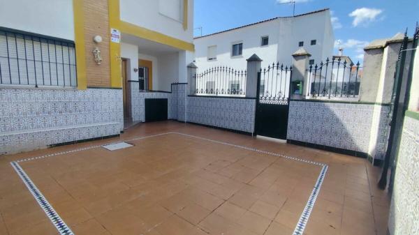 Chalet pareado en Bulevar de los Azahares, 112, Aljaraque photo 2