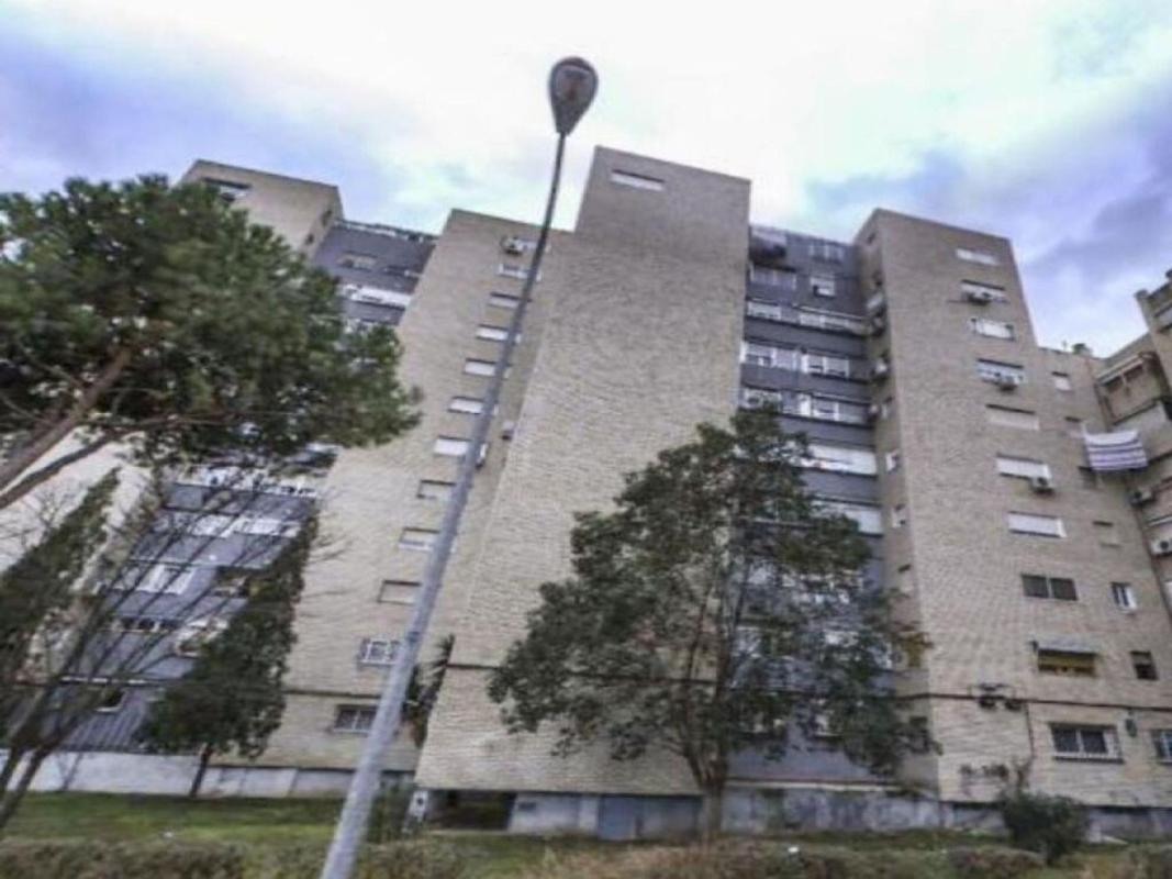 Venta de piso en Piso en Plaza del Jazmín, 2, Reyes Católicos, Alcalá de Henares, Alcalá de Henares
photo 1