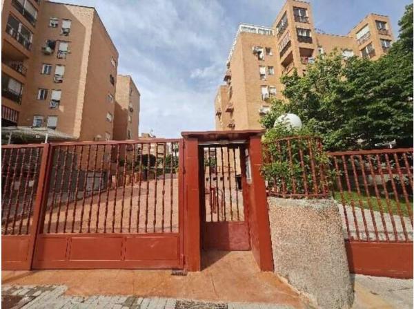 Venta de piso en Piso en Coimbra - Guadarrama, Móstoles, Móstoles
 photo