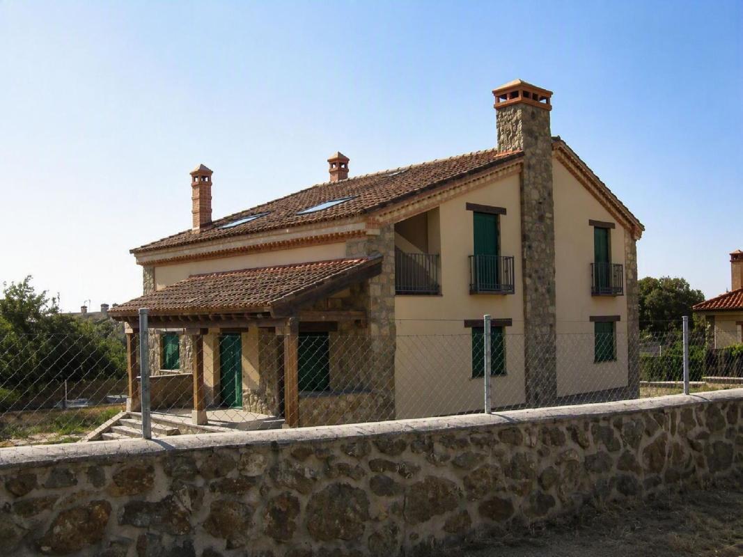 Sprzedaż niezależnego domku jednorodzinnego w Casa o chalet en Calle Liebre, 5, Navas de Riofrio, Navas de Riofrio photo 1
