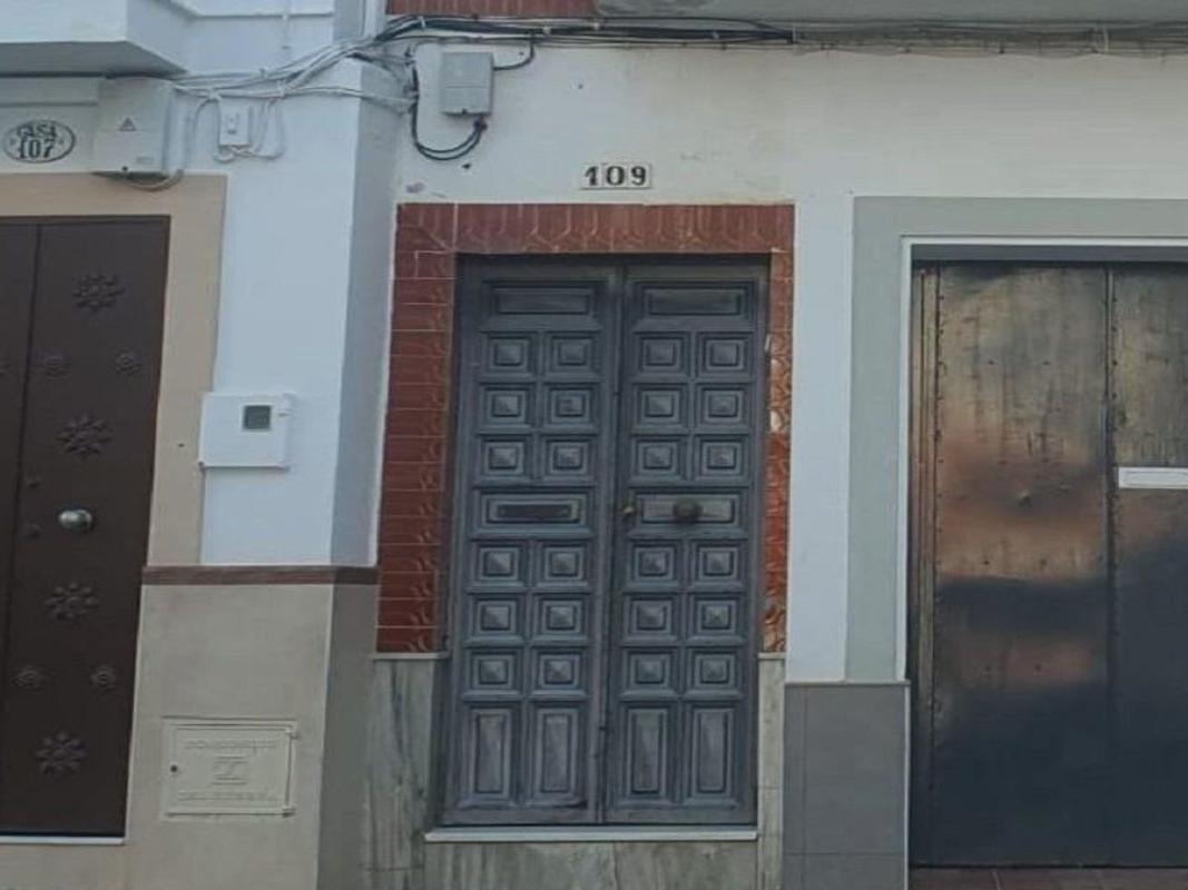 Venta de piso en Piso en Calle Castelar, 109, Cantillana, Cantillana
photo 1