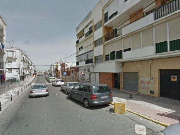 Продажа квартиры на Piso en Travesía Amanita Cobos, 5, Barrio Alto, San Juan de Aznalfarache, Сан-Хуан-де-Азнафархе
thumbnail 2