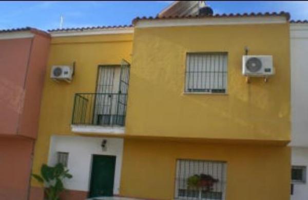 Chalet adosado en Calle Goles s/n, Bollullos de la Mitacion photo