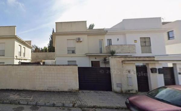 Chalet adosado en Avenida de Europa, Villanueva del Ariscal photo 1